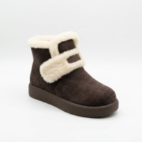 Brown suede boots Allsy 216009 561-8591-3-18zm dk-brown 6424 on a platform with white fur trim and velcro straps