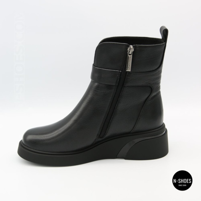 Women's Winter Leather Boots Fabio Monelli 6428 – Fur-Lined & Platform Sole