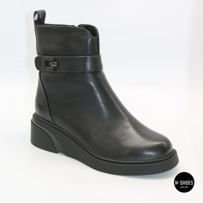 Women's Winter Leather Boots Fabio Monelli 6428 – Fur-Lined & Platform Sole