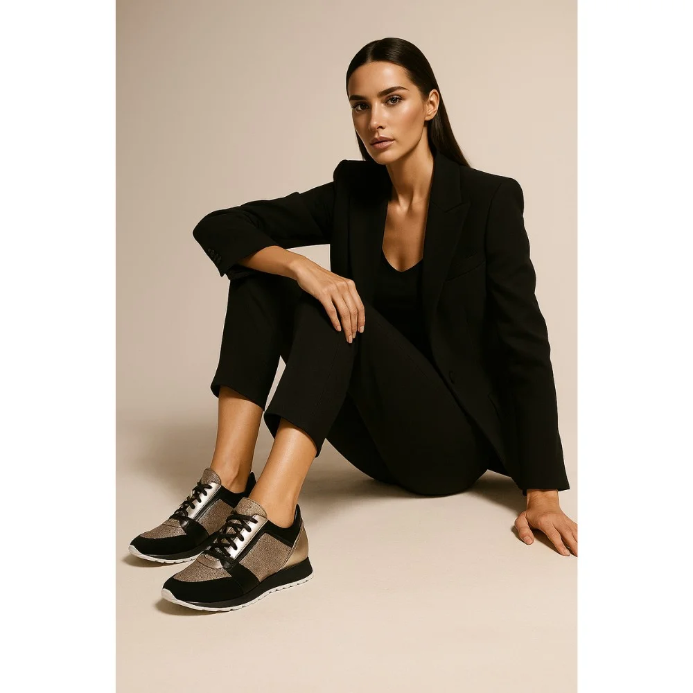 Кросівки жіночі чорні з золотом SIMEN 2808A модель 4723