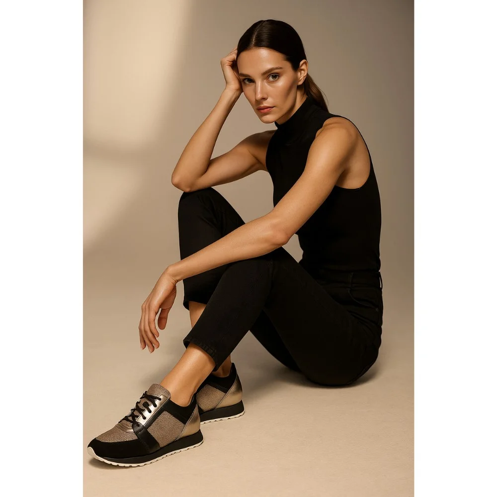 Кросівки жіночі чорні з золотом SIMEN 2808A модель 4723