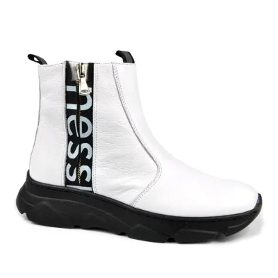 Women's white demi-season boots NESSI 20769 4852 stylish made of genuine leather with a discount from the Polish brand