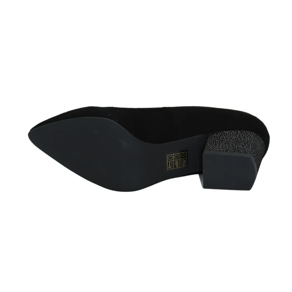 Жіночі чорні туфлі-човники Kaniowsk (Польща) модель 5199