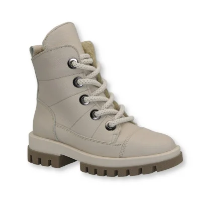 Women's beige leather winter boots Steizer z711 552 5426 made of genuine leather and wool from a Polish manufacturer