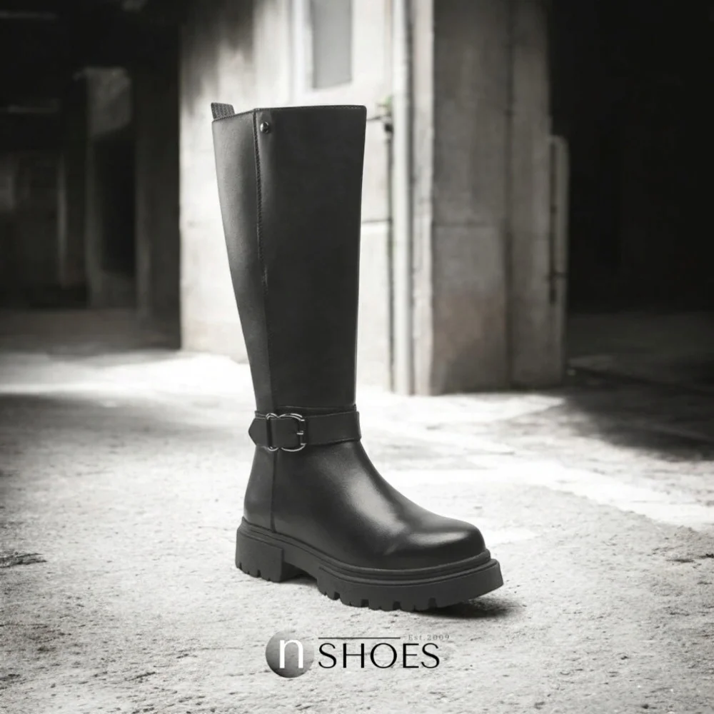 Жіночі чорні шкіряні демісезонні чоботи Lasocki (Польща) модель 5438