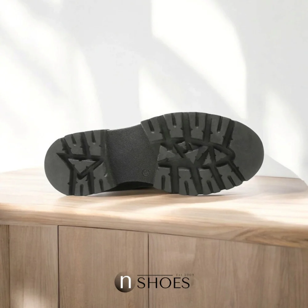 Жіночі чорні шкіряні демісезонні чоботи Lasocki (Польща) модель 5438