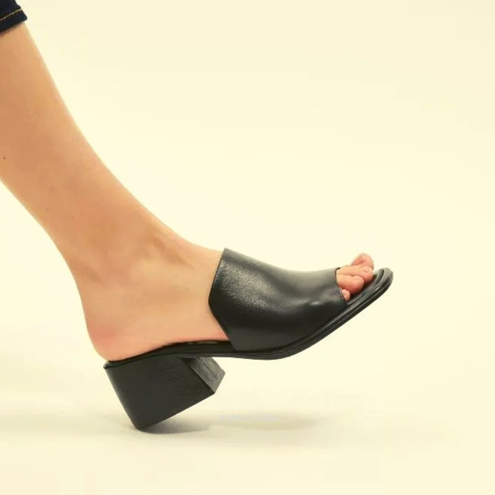 Жіночі шкіряні сабо на підборах Fabio Monelli модель 5614