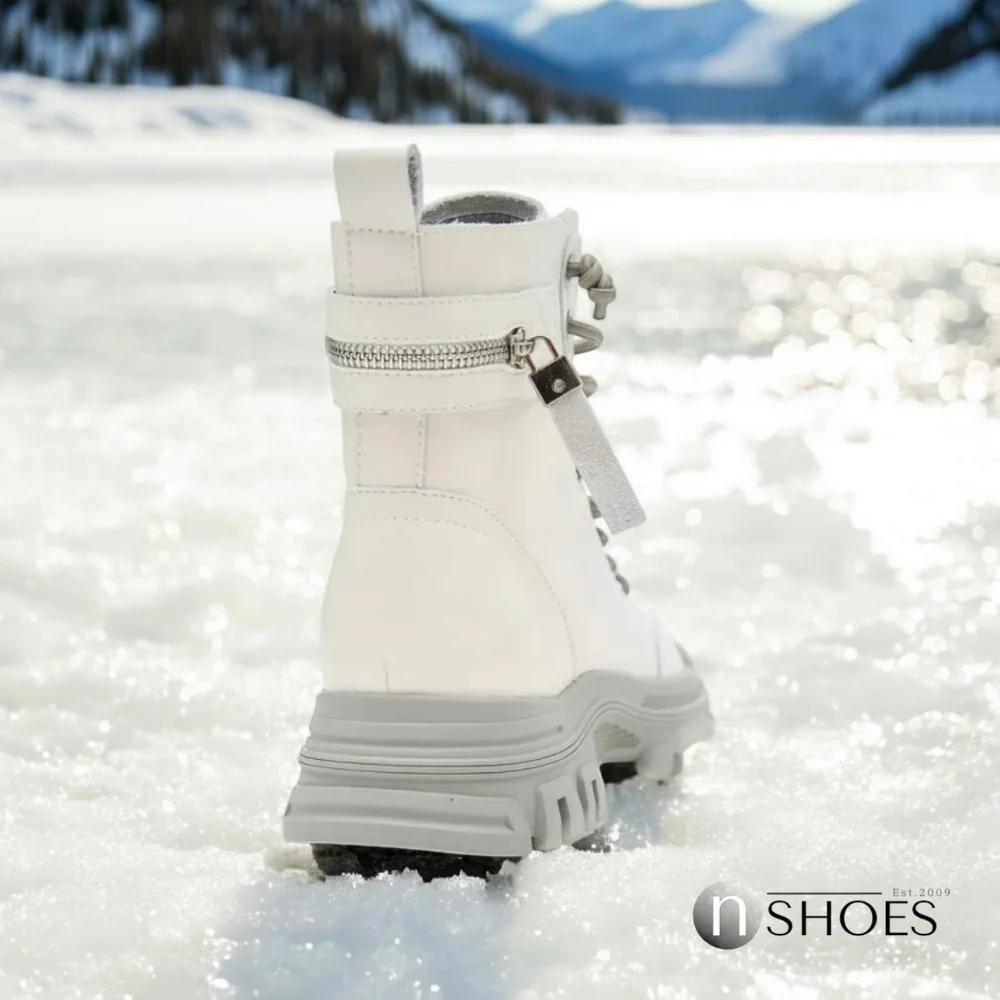 Женские светлые зимние ботинки ALLSY Lonza из натуральной кожи модель 5689