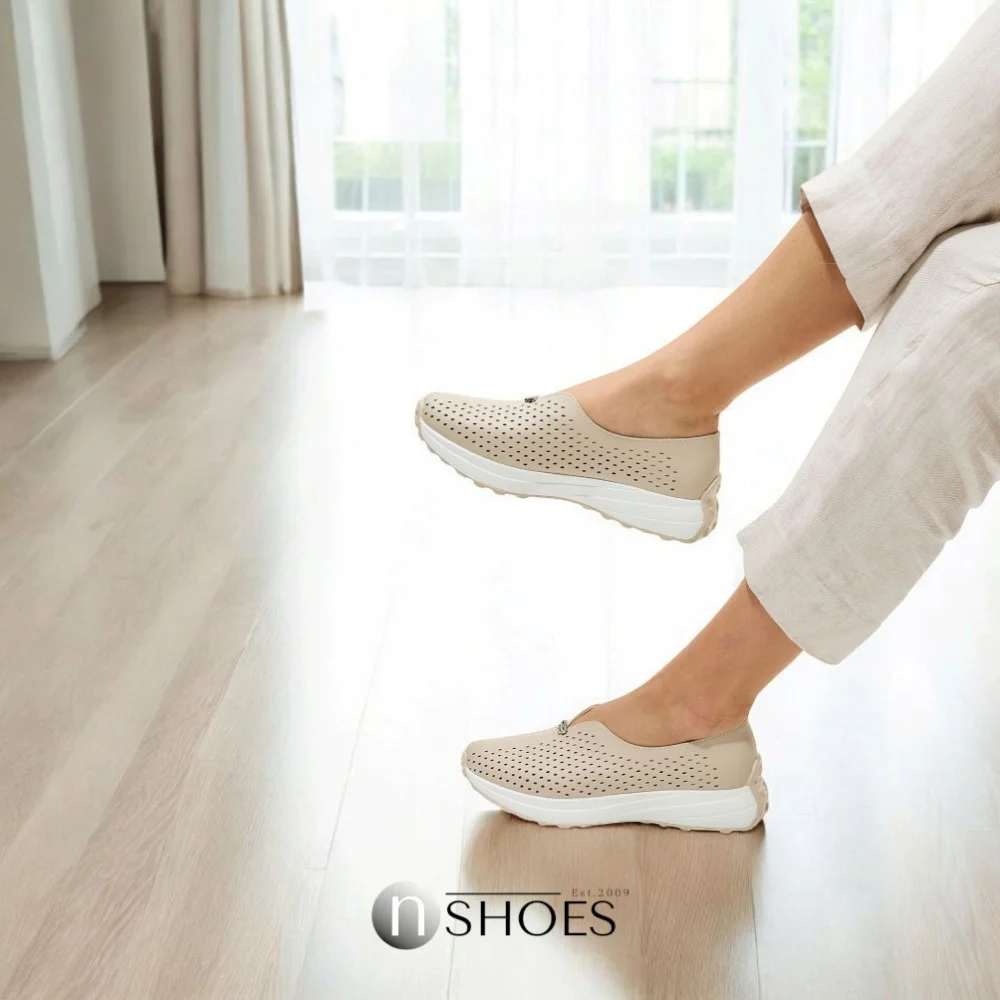 Женские комфортные кожаные мокасины с перфорацией Allsy модель 5871