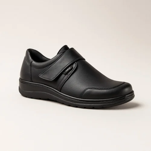 Женские комфортные черные туфли на липучке Axel 1705 Czarny-Stretch 5895 с анатомической стелькой на широкую ногу от польской фабрики