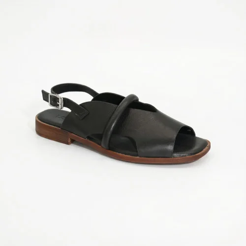 Women's fashionable black sandals Lonza 211998 199973 2506 5897 black made of genuine leather with a strap made in Turkey