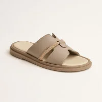 Женские бежевые кожаные шлёпанцы Romax Comfort 0861-48 5905 с элегантным украшением на платформе от украинской фабрики