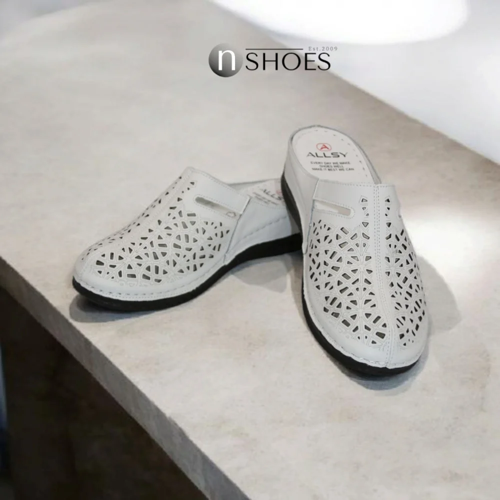 Жіночі шкіряні шльопанці із закритим носком ALLSY 195155 модель 5918