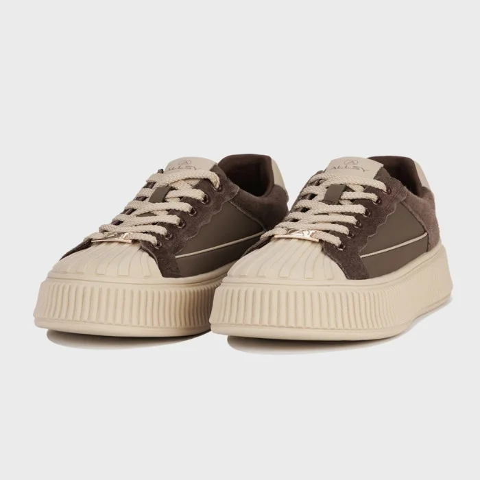 Lonza 212523 Sneakers: Style and Comfort in Every Step