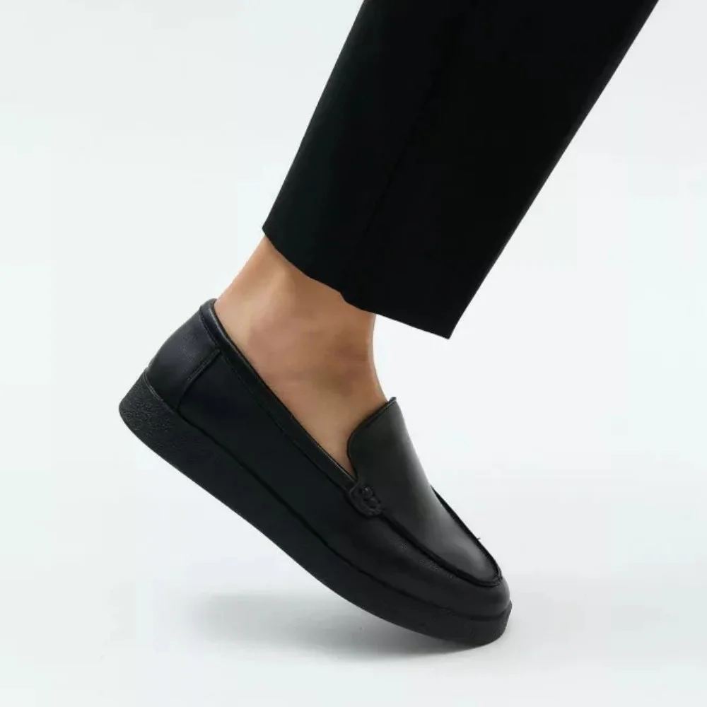 Чорні жіночі шкіряні туфлі Allsy Lonza модель 5953