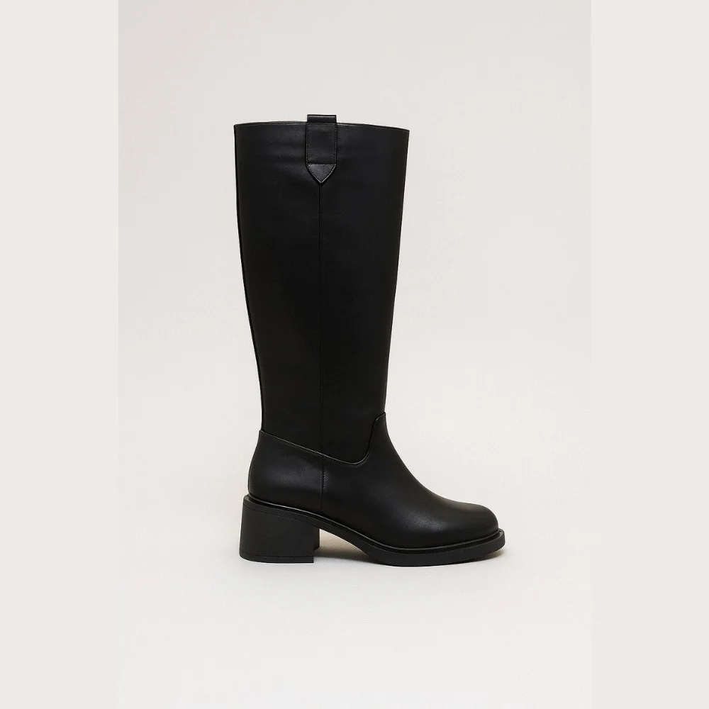 Жіночі чорні шкіряні чоботи Romax Comfort 8191-E 5998 з утепленням