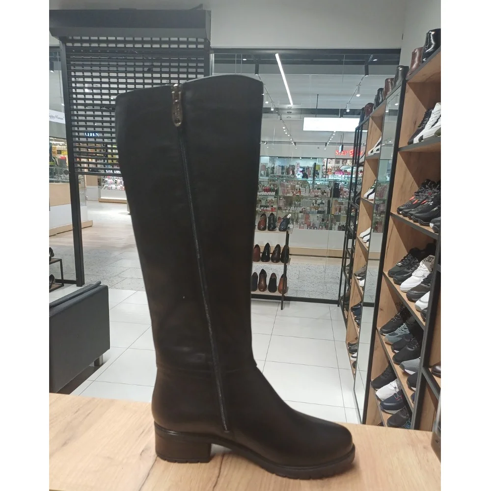 Жіночі зимові чоботи Romax Comfort 8085E-6068 - шкіра, чорні, невисокий каблук, єврозима