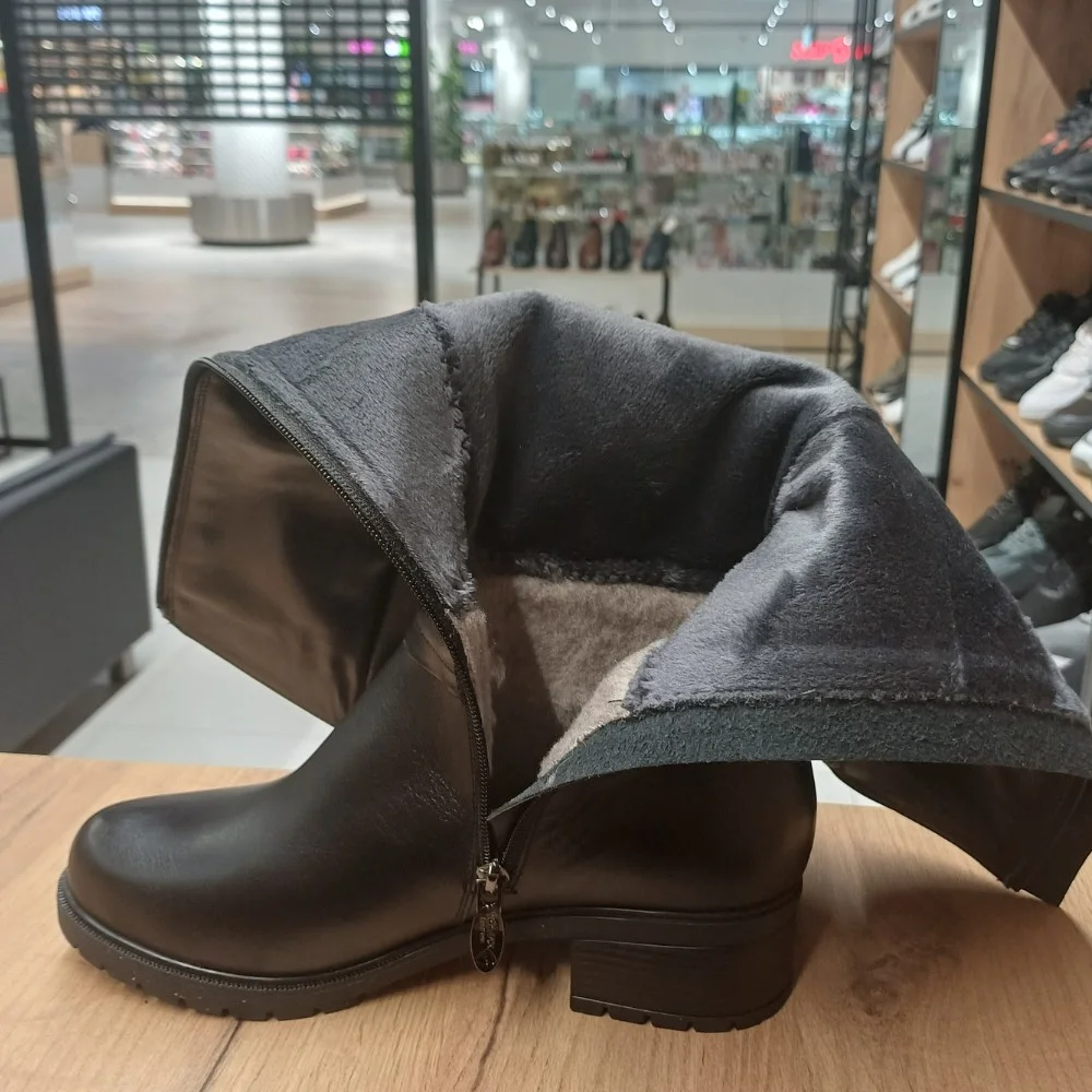 Жіночі зимові чоботи Romax Comfort 8085E-6068 - шкіра, чорні, невисокий каблук, єврозима