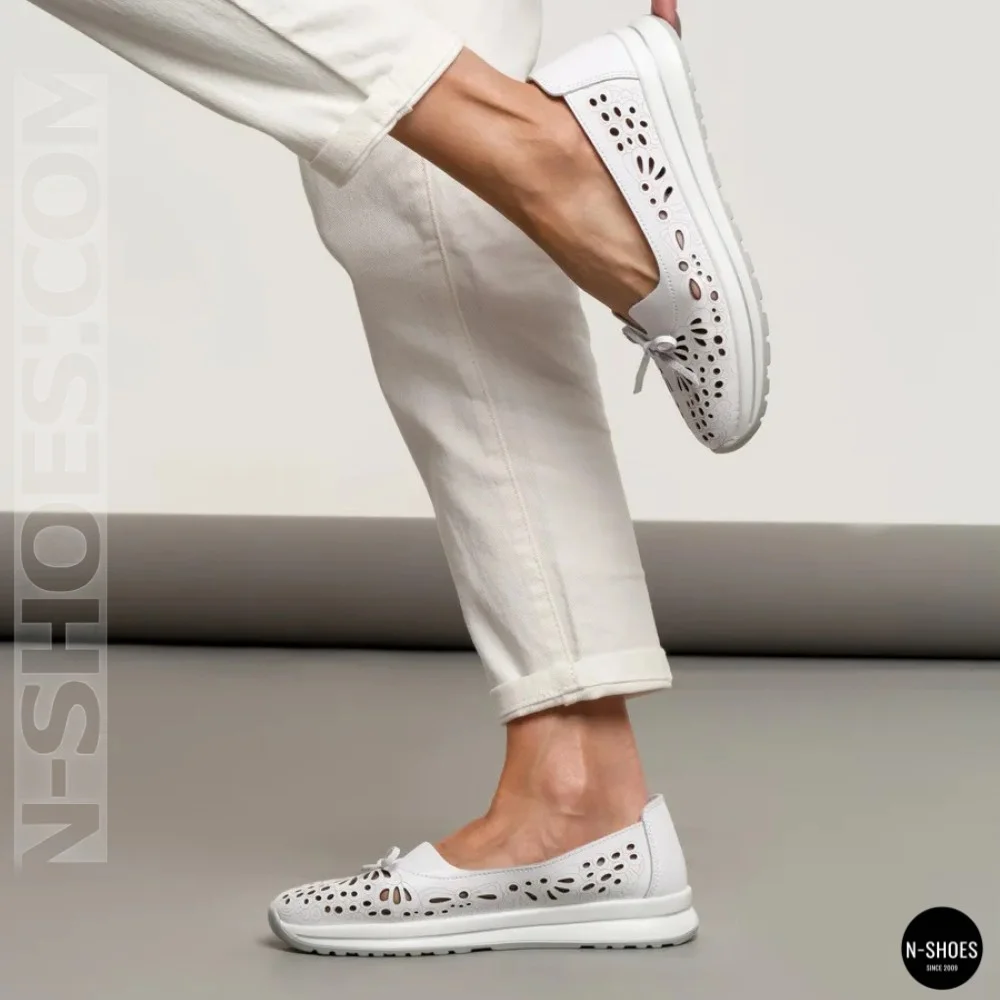 Women's White Perforated Leather Moccasins Allsy 208174 l2-5273-1 lonza white AY 6143