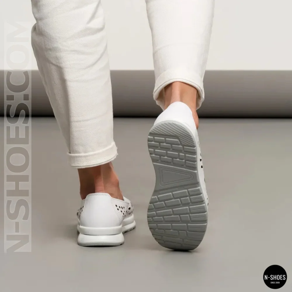 Women's White Perforated Leather Moccasins Allsy 208174 l2-5273-1 lonza white AY 6143