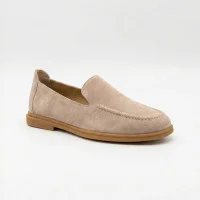 Жіночі бежеві замшеві туфлі-лофери Allsy Lonza 210945 v1197-g20-9 beige 6151 з круглим носком та відстроченим кантом у стилі Canal Loafer від бренду The Row