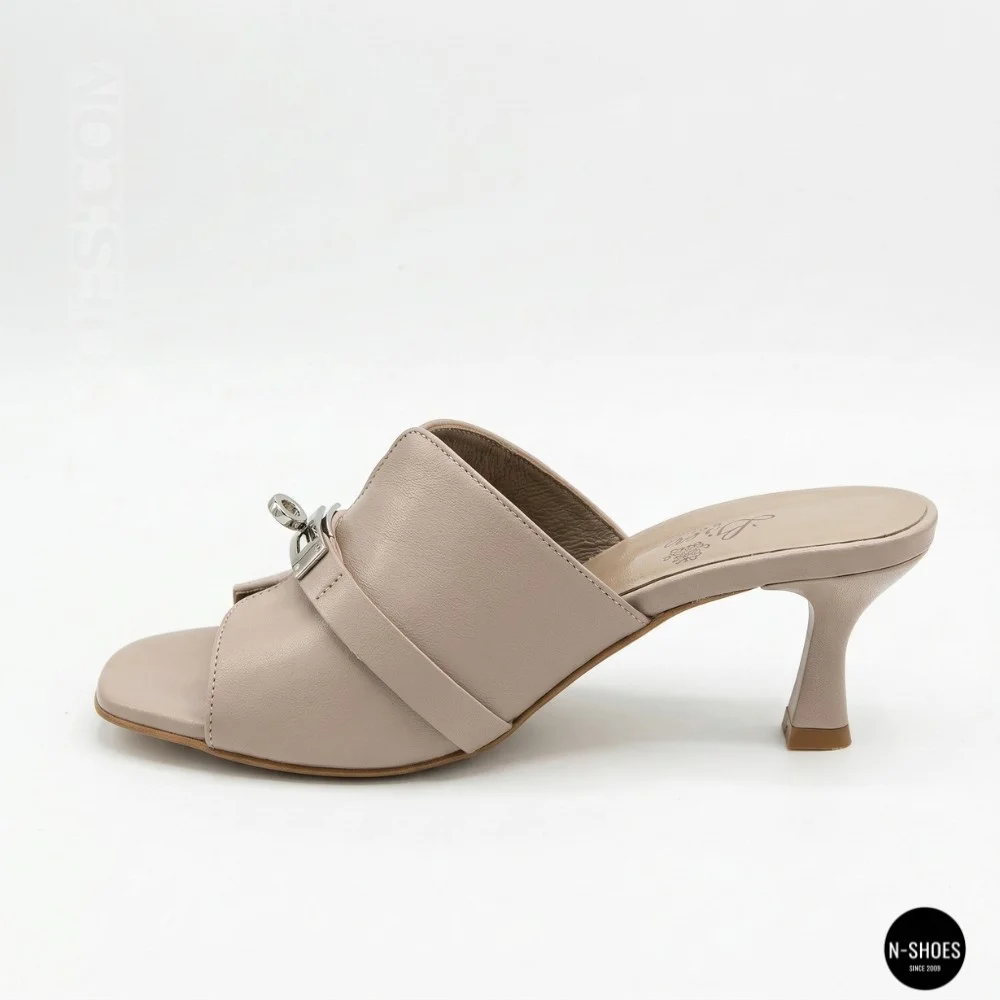 Lirio Beige Leather Mules with French Heels