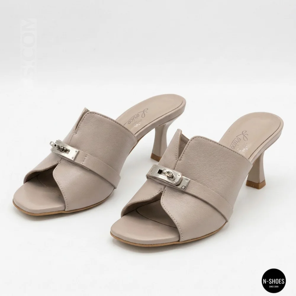 Lirio Beige Leather Mules with French Heels