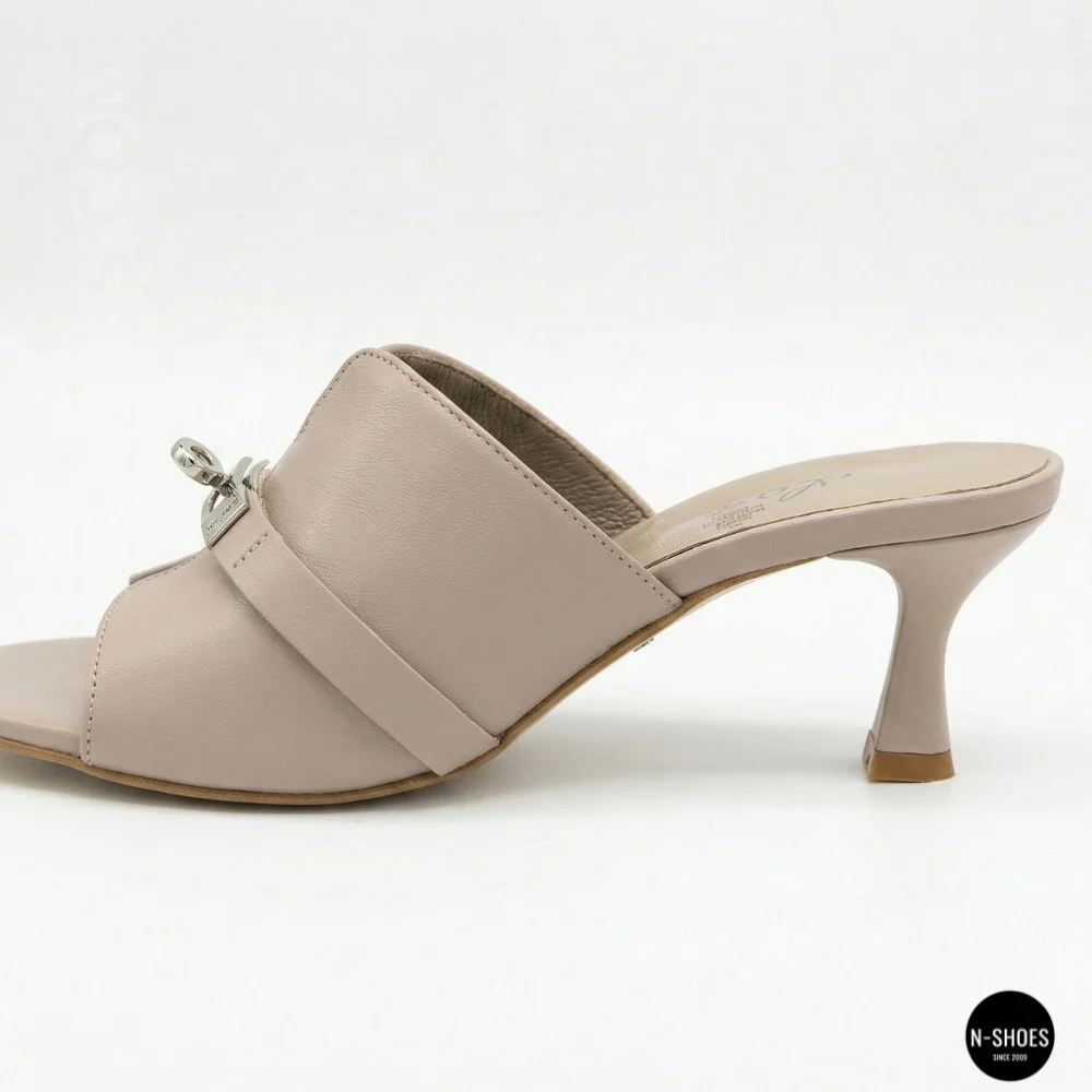 Lirio Beige Leather Mules with French Heels