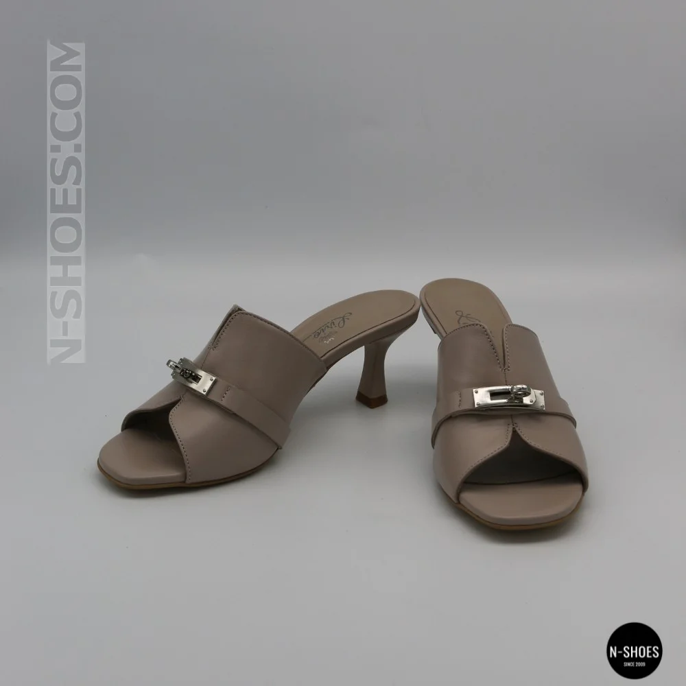 Lirio Beige Leather Mules with French Heels