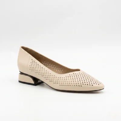 Women's beige summer shoes with a small, stable heel Anna Lucci 207766 dx728-1b beige Lonza 207767 6227 classic with perforation