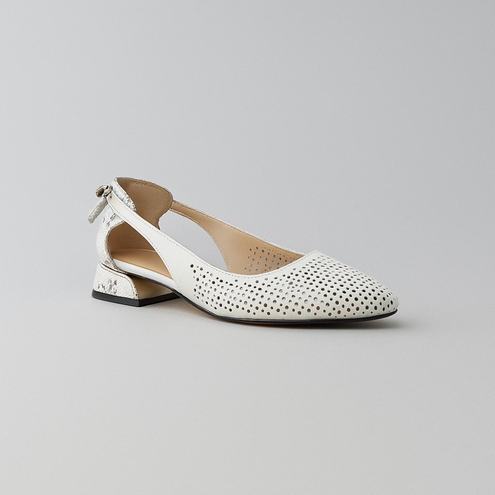 Walking Shoes Walking In Loose Slingbacks Extra Wide Fit Cream